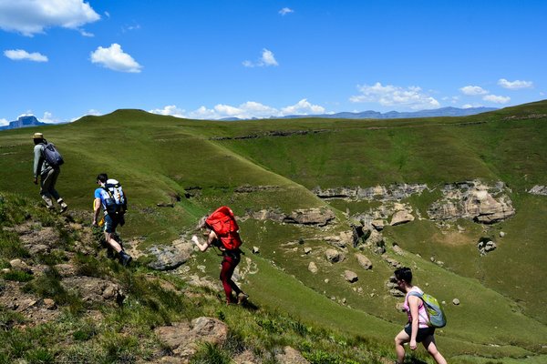 Quels sont les meilleurs itinéraires pour une randonnée dans les montagnes de la chaîne de l'Altaï, Mongolie ?